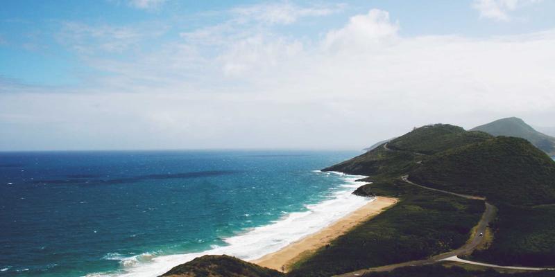 双A围栏54：融合艺术涂鸦与专业安装的现代护栏解决方案