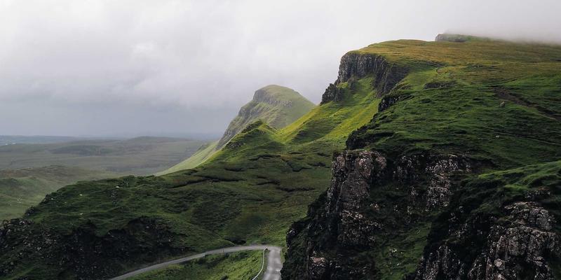艺术涂鸦围栏如何兼顾安防与美观？根据牲畜品种与行为特性定制双A围栏高度与间距的实用指南